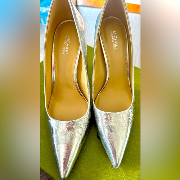 Michael Kors Metallic Silver Heels - Picture 1 of 3